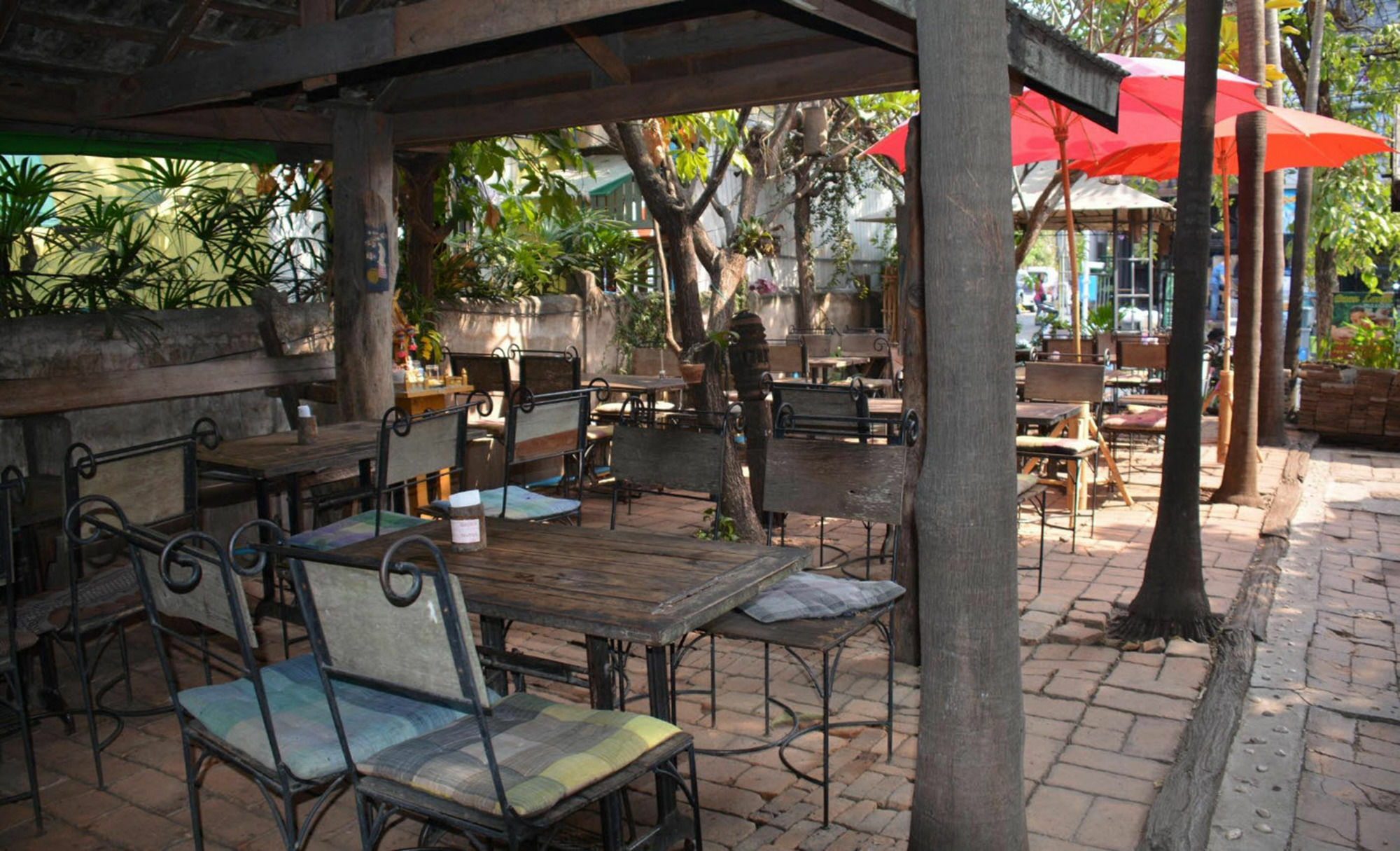 ホテル Baanlansa Bed&Bar チエンマイ エクステリア 写真